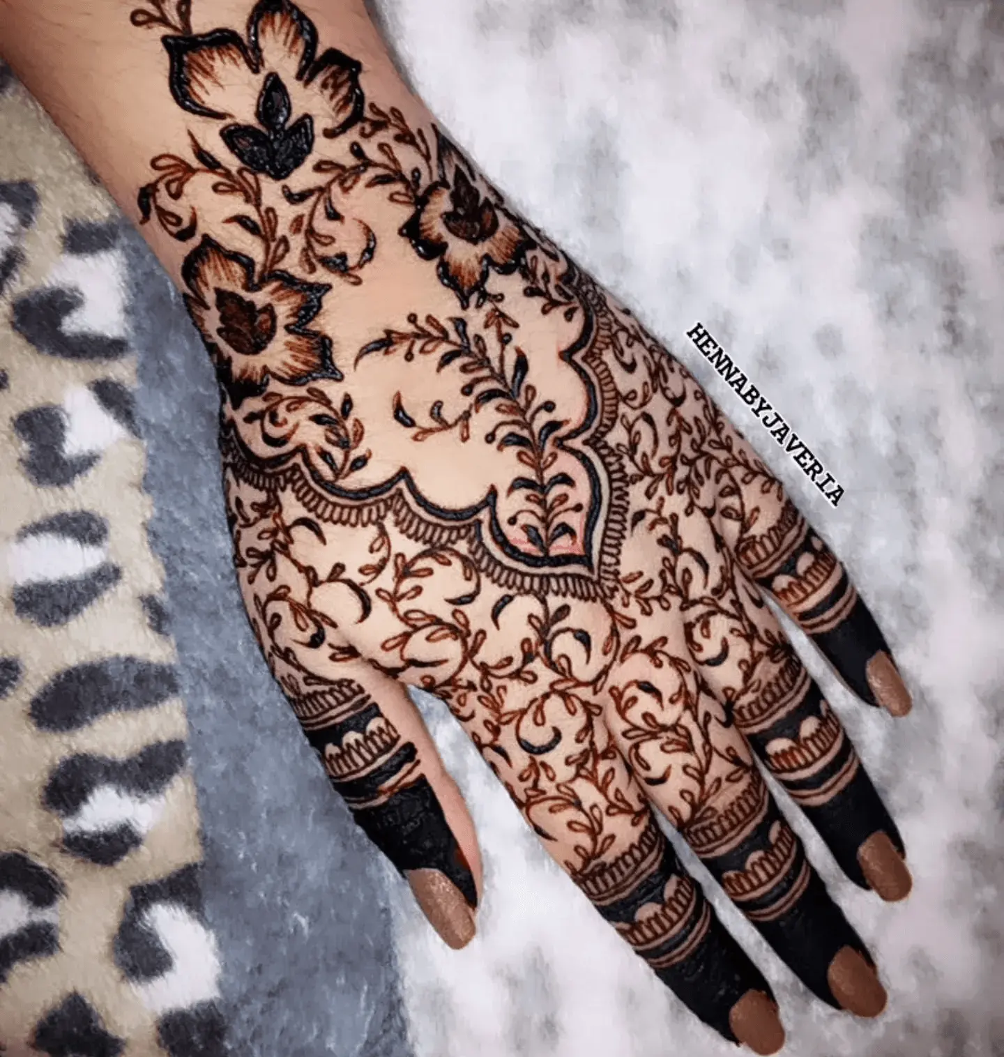 1 henna by javeria (1)
